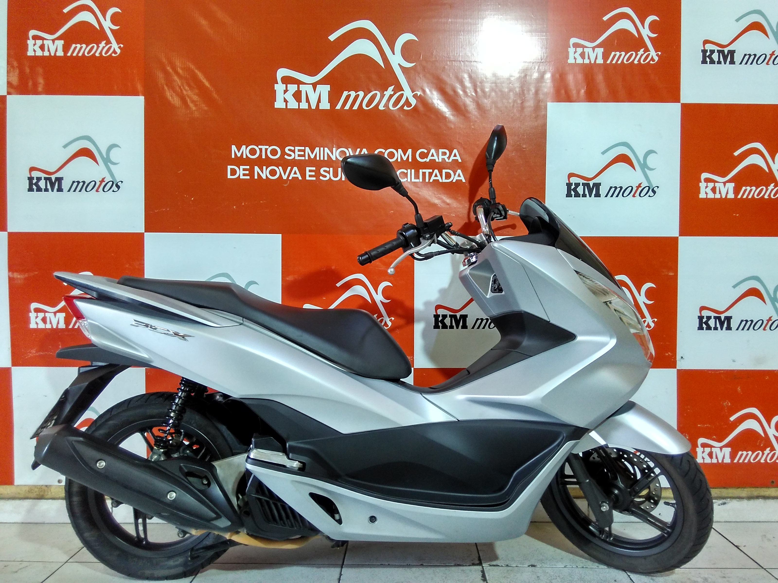 Honda Pcx 150 Prata 2018 Km Motos Sua Loja De Motos Semi Novas 3192